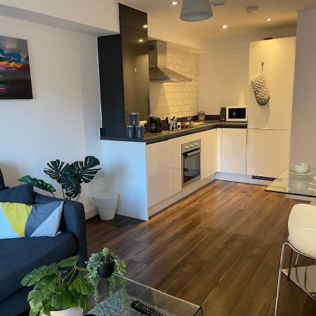Modern Spacious 1 Bed Flat In Birmingham City Centre With Free Parking, Fast Free Wifi And Netflix Exterior photo
