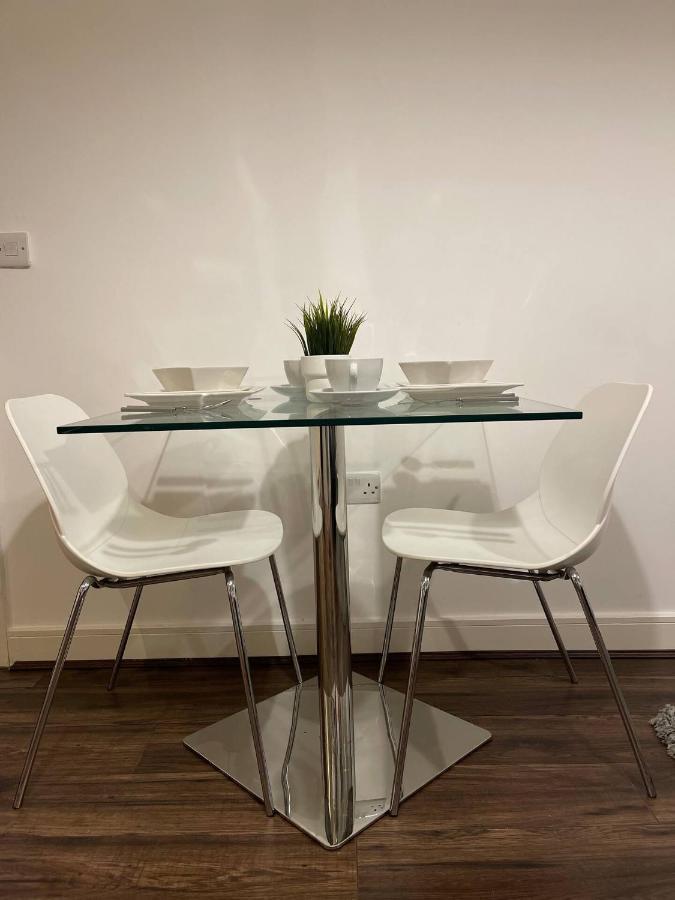 Modern Spacious 1 Bed Flat In Birmingham City Centre With Free Parking, Fast Free Wifi And Netflix Exterior photo