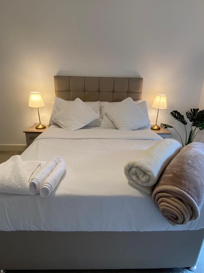 Modern Spacious 1 Bed Flat In Birmingham City Centre With Free Parking, Fast Free Wifi And Netflix Exterior photo